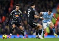 Илия Груев игра цял мач за Лийдс при загубата от Манчестър Сити