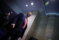 Пеевски: Искат ли да блокирам парламента всеки ден и да ги викам долу?