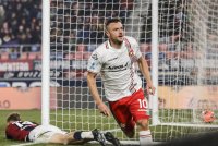 Кремонезе изненада Болоня, Варди блести с два гола