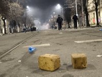 Ранени полицаи и протестиращи, напрежение и безредици - какво се случи на вчерашния протест в София?