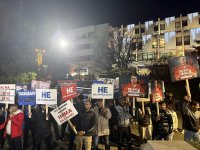 Стотици протестират във Велико Търново в подкрепа на кабинета "Желязков"