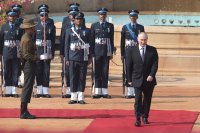 С пищна церемония Путин беше тържествено посрещнат в Индия