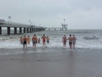 Плуване в студени води на Никулден в Бургас