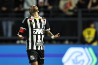 Хеттрик на Неймар донесе ценен успех за Сантош