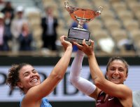 Жасмин Паолини включи в екипа си своята партньорка на двойки Сара Ерани