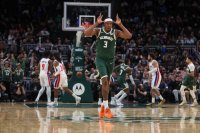 Милуоки нанесе нова загуба на Детройт, Янис Антетокумбо игра едва три минути