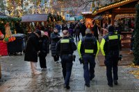 Германските власти задържаха петима души по подозрение, че са планирали нападение на коледен базар