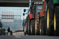 Близо 6 часа продължи и днес блокадата на границата с Гърция