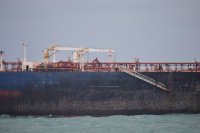 Вече седмица на котва край Ахтопол: Кога ще бъде изтеглен танкерът "Кайрос"?