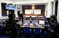 Реакции на политиците след антиправителствените протести в страната