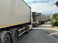 Lorry Traffic Again Blocked at Kulata and Ilinden Border Crossings Amid Greek Farmers' Protests