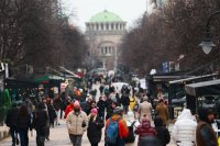 "Алфа Рисърч": Българите оценяват 2025 г. като по-успешна за себе си, отколкото за страната и света