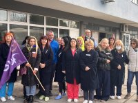 Здравни специалисти напуснаха за час работните си места в Бургас в знак на протест