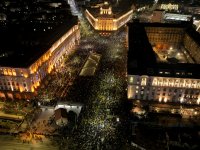 НА ЖИВО: Протест в Триъгълника на властта