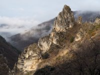 Облачно време през почивните дни, в неделя със слаби превалявания