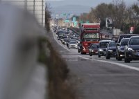 Трафикът преди празниците: Отново блокади на границата с Гърция