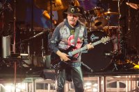 Шер, Уитни Хюстън, Пол Саймън и Карлос Сантана ще бъдат удостоени с почетни награди "Грами&ldquo;