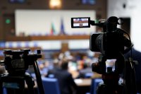 Парламентът прие на второ четене удължителния закон на бюджета