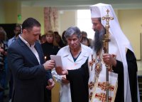 Светият синод направи дарение на детско отделение в ИСУЛ
