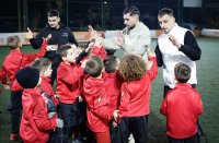 Играчите на ЦСКА донесоха празнично настроение на набор 2018 и 2019