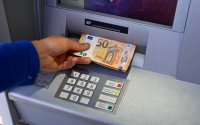 Евробанкноти вече могат да се теглят от банкоматите в страната