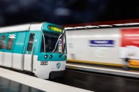 Нападения с нож в парижкото метро