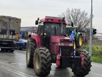 Отново блокада: Гръцки фермери затвориха за камиони пътя през ГКПП "Кулата - Промахон"