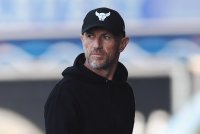 Оксфорд Юнайтед уволни мениджъра Гари Роует