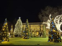 Варна посреща новата година с 4-минутна заря на площада