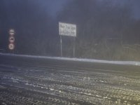 Ситен снеговалеж и гъста мъгла затрудняват движението на прохода "Шипка"