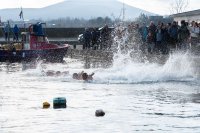 В Царево вадиха кръста от морето на две места