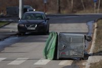 Десетки сигнали за паднали клони и дървета заради вятъра в София