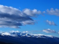 Вятърът се усилва утре, в четвъртък на много места ще вали сняг