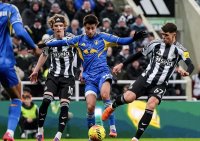 Първата асистенция на Груев не спаси Лийдс в голово шоу срещу Нюкасъл