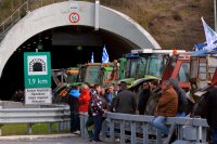 Bulgarian and Greek Transport Ministers Discuss Border Blockades by Greek Farmers