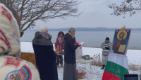 За Богоявление българи се събраха край ледените води на Боденското езеро