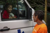 Властите в Украйна наредиха евакуацията на над 3000 деца заедно с родителите им