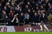 Астън Вила победи Тотнъм в Лондон и продължава към четвъртия кръг на ФА Къп