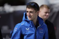 Алпин се раздели с Джак Дуън