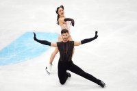 Лоранс Фурние Бодри и Гийом Сизером спечелиха ритмичния танц при танцовите двойки на eврошампионата по фигурно пързаляне