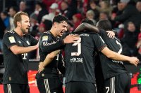Байерн Мюнхен спечели гостуването си на Кьолн след обрат