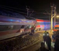 Влакова катастрофа в Испания: Загинали са поне 21 души, ранените са около 100