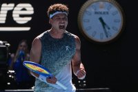 Полуфиналистът от миналата година Бен Шелтън започна с победа на Australian Open