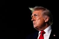 Фон дер Лайен и Макрон с критики към търговската политика на Тръмп