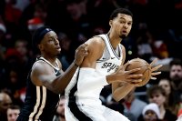 Виктор Уембаняма изнесе урок на Юта и показа защо е титуляр в Мача на звездите