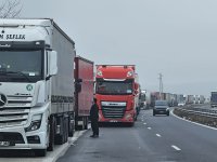 Около 15 километра колона от тирове чака пред "Капитан Андреево"