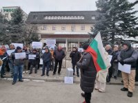 "Чуйте гражданите": Жители на Велико Търново против изграждането на варовикова кариера