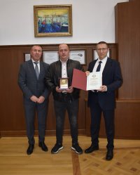 Трима служители на МВР получиха отличия за бързото разкриване на грабжа от инкасо автомобил