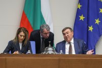 Напрежение в пленарната зала: Прекъснаха заседанието заради промените в Изборния кодекс