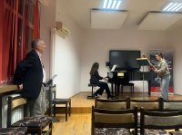 Сливенският митрополит дари 5000 евро за нов концертен роял на музикалното училище в Бургас